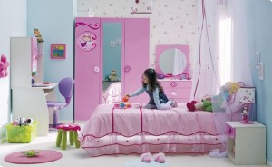 Спальня для девочки в розовой гамме.