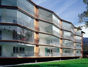 Выбор фирмы для качественного остекления  балкона