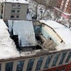 Крыша здания на Молдованке разрушилась от снегопада